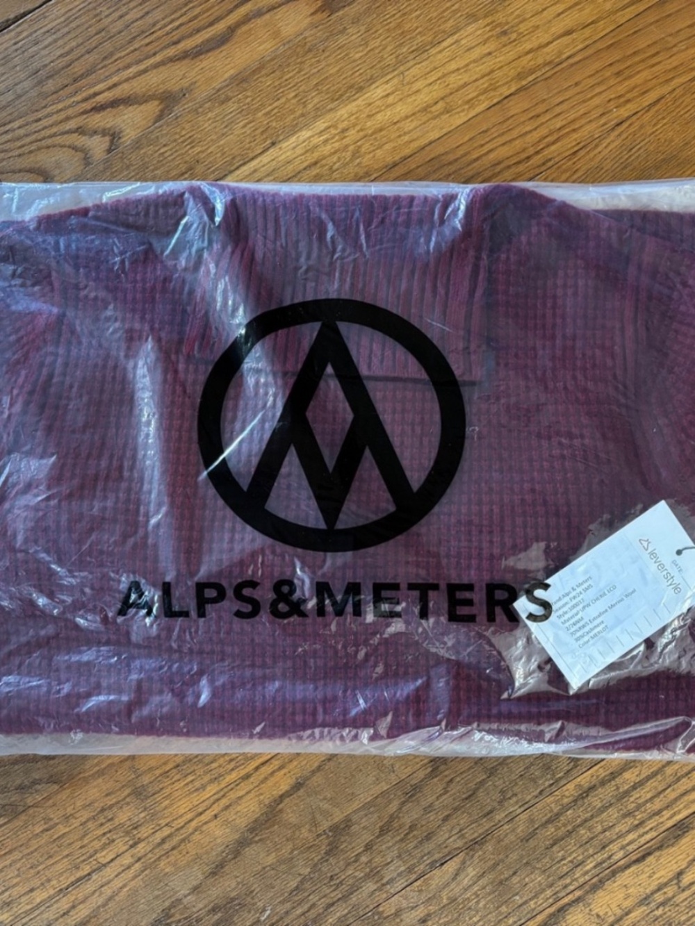 Alps & Meters High West Turtleneck Maroon NEW